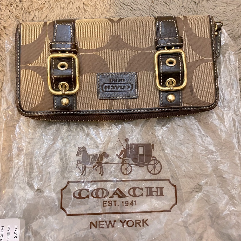 Coach Double buckle Wallet - Picture 1 of 9